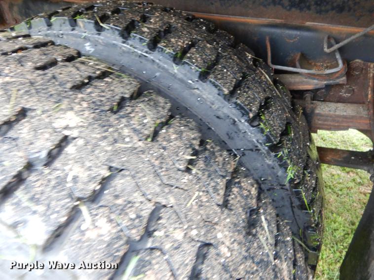 image for item FH9343 2002 International 4900 dump truck