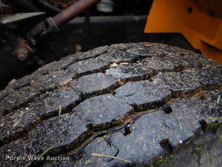 image for item FH9343 2002 International 4900 dump truck