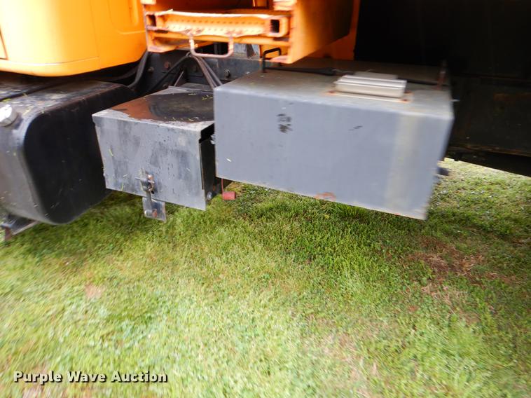 image for item FH9343 2002 International 4900 dump truck