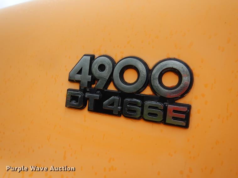 image for item FH9343 2002 International 4900 dump truck