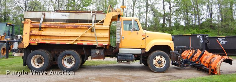 image for item FH9345 2002 International 2554 dump truck