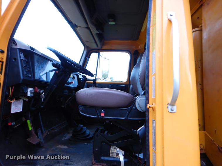 image for item FH9345 2002 International 2554 dump truck