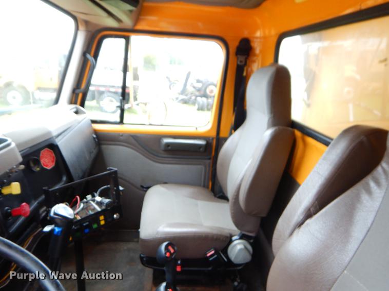 image for item FH9345 2002 International 2554 dump truck