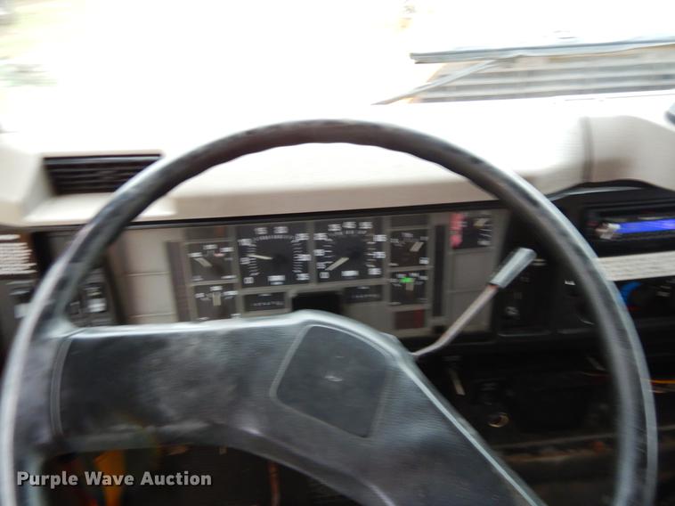 image for item FH9345 2002 International 2554 dump truck