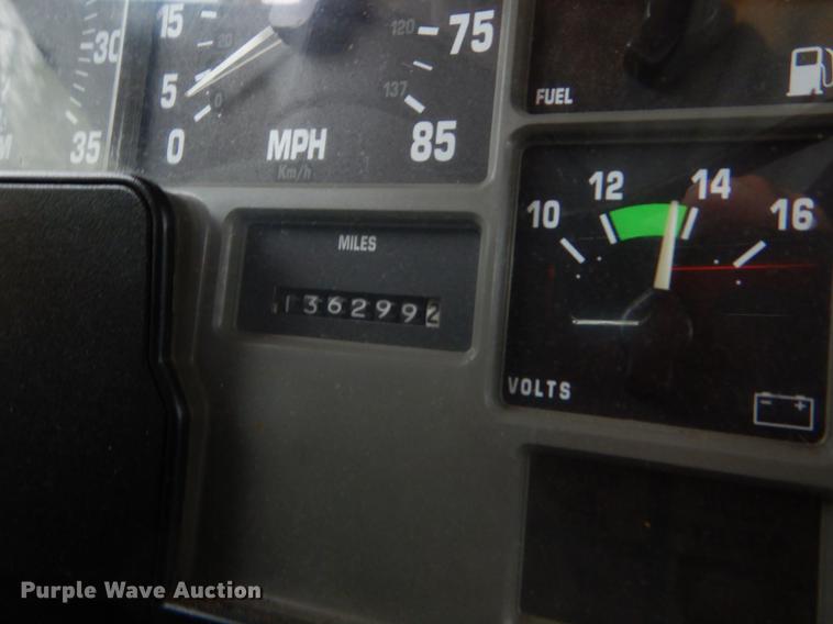 image for item FH9345 2002 International 2554 dump truck