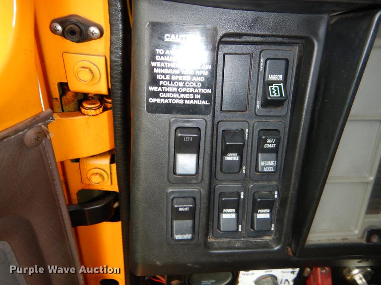 image for item FH9345 2002 International 2554 dump truck