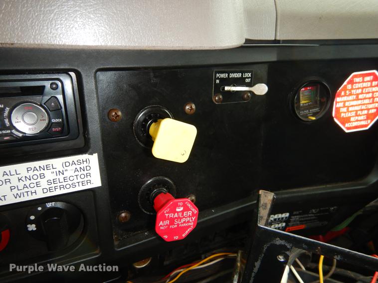 image for item FH9345 2002 International 2554 dump truck