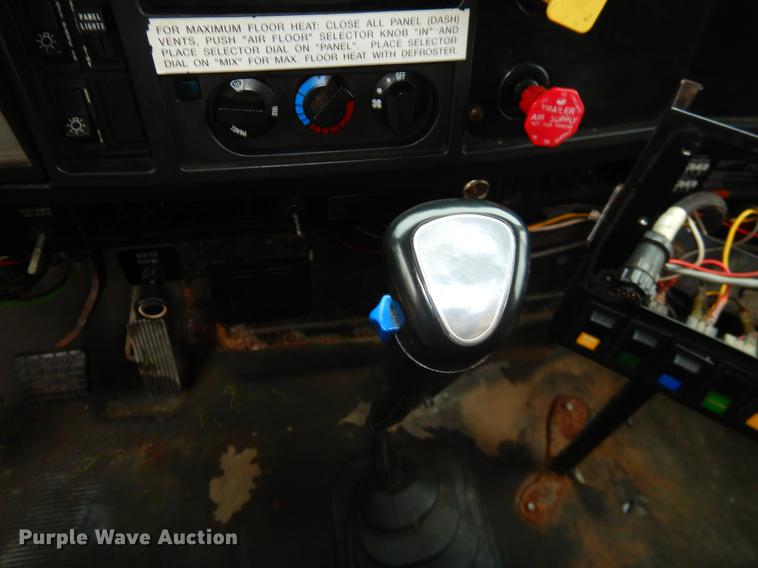 image for item FH9345 2002 International 2554 dump truck