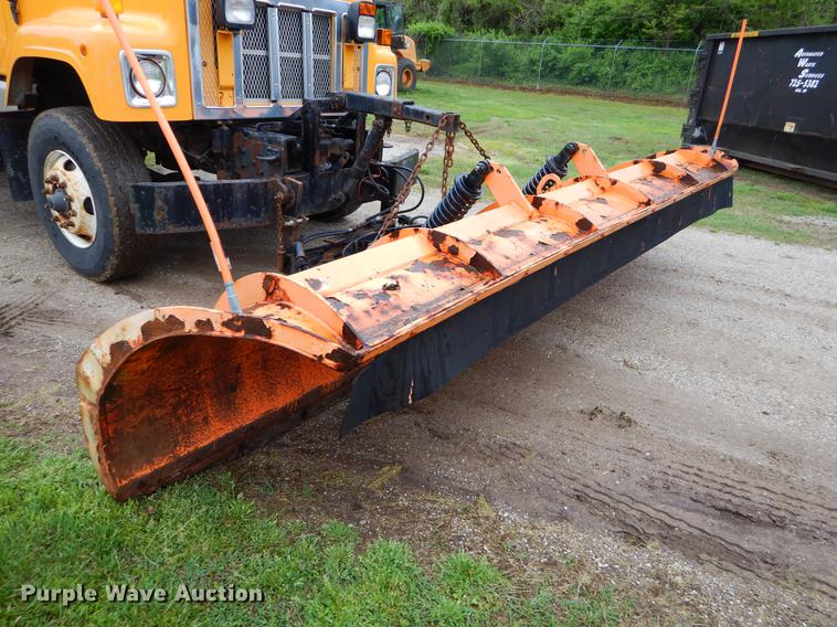 image for item FH9345 2002 International 2554 dump truck