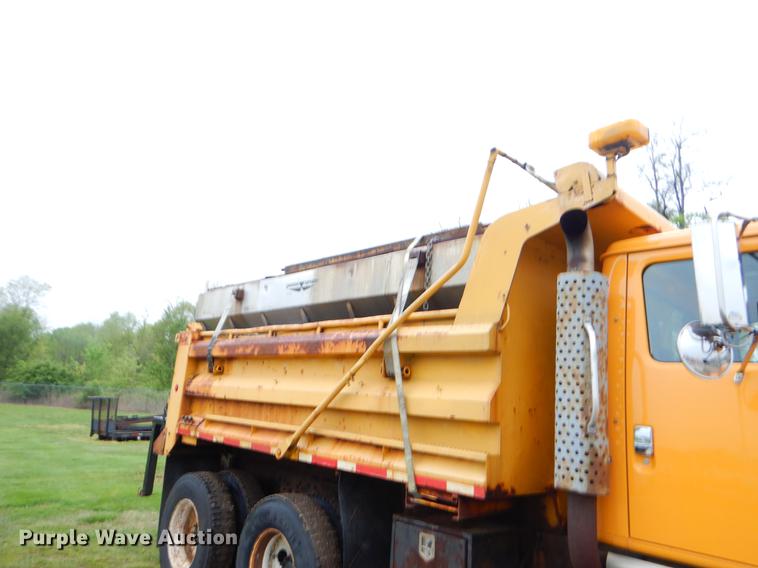 image for item FH9345 2002 International 2554 dump truck