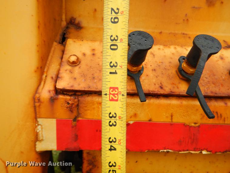 image for item FH9345 2002 International 2554 dump truck