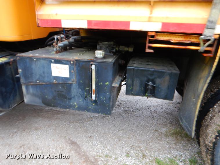 image for item FH9345 2002 International 2554 dump truck