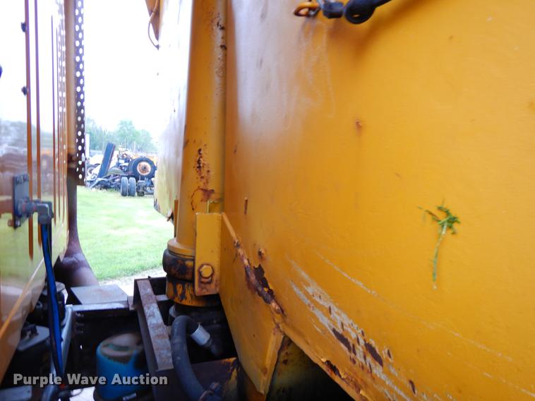 image for item FH9345 2002 International 2554 dump truck