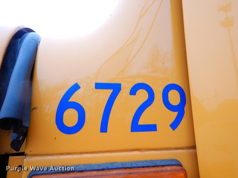 image for item FH9345 2002 International 2554 dump truck