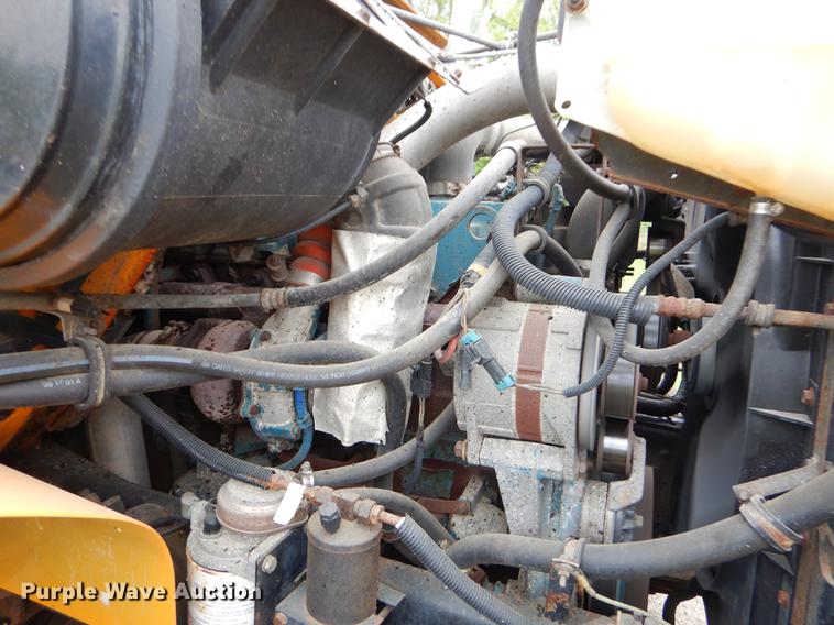 image for item FH9349 2002 International 4900 truck cab and chassis