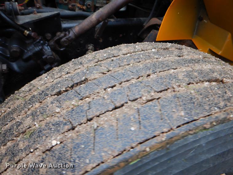 image for item FH9349 2002 International 4900 truck cab and chassis