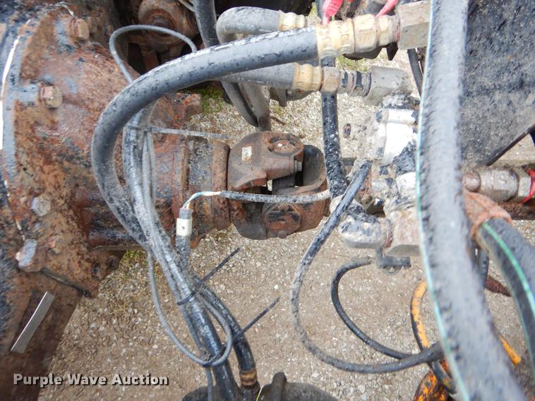 image for item FH9349 2002 International 4900 truck cab and chassis