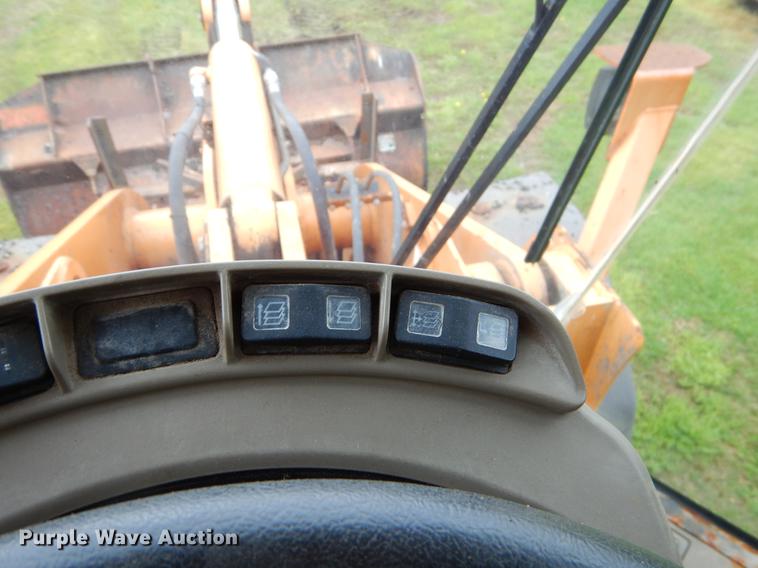 image for item FH9350 2002 Case 621D wheel loader