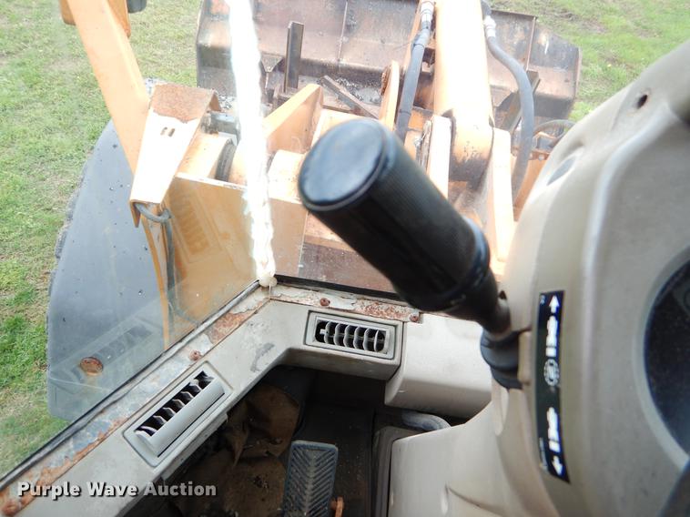 image for item FH9350 2002 Case 621D wheel loader