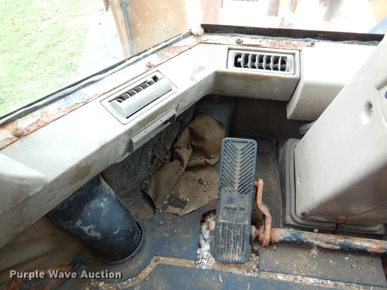 image for item FH9350 2002 Case 621D wheel loader