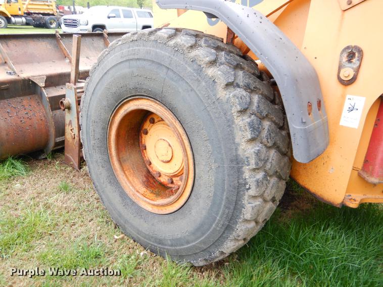 image for item FH9350 2002 Case 621D wheel loader