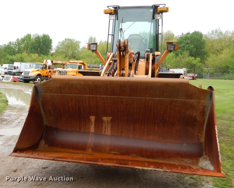 image for item FH9351 2002 Case 621D wheel loader