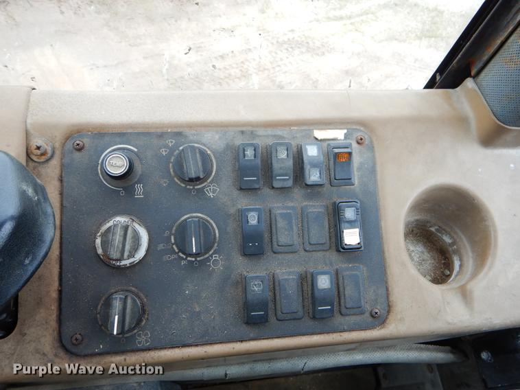 image for item FH9351 2002 Case 621D wheel loader