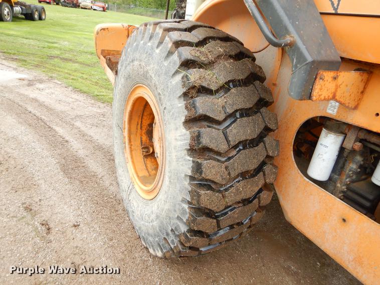 image for item FH9351 2002 Case 621D wheel loader