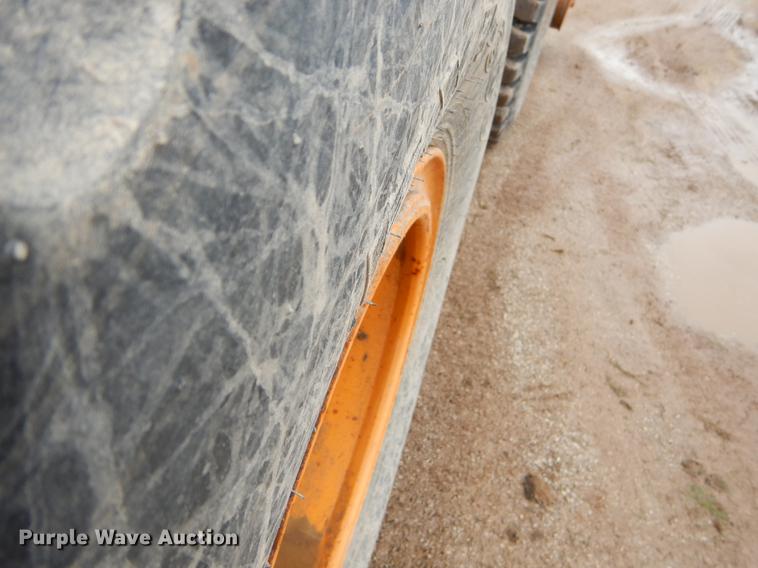 image for item FH9351 2002 Case 621D wheel loader