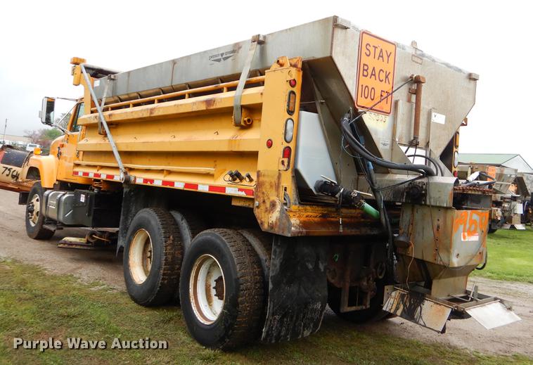 image for item FH9352 2002 International 2554 dump truck