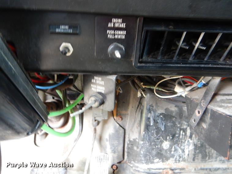 image for item FH9352 2002 International 2554 dump truck