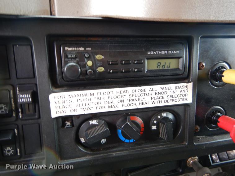 image for item FH9352 2002 International 2554 dump truck