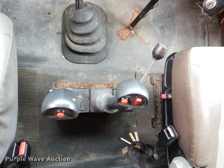 image for item FH9352 2002 International 2554 dump truck