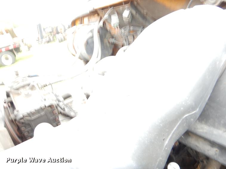 image for item FH9352 2002 International 2554 dump truck