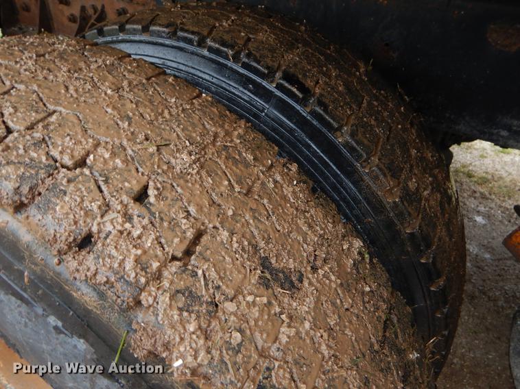 image for item FH9352 2002 International 2554 dump truck