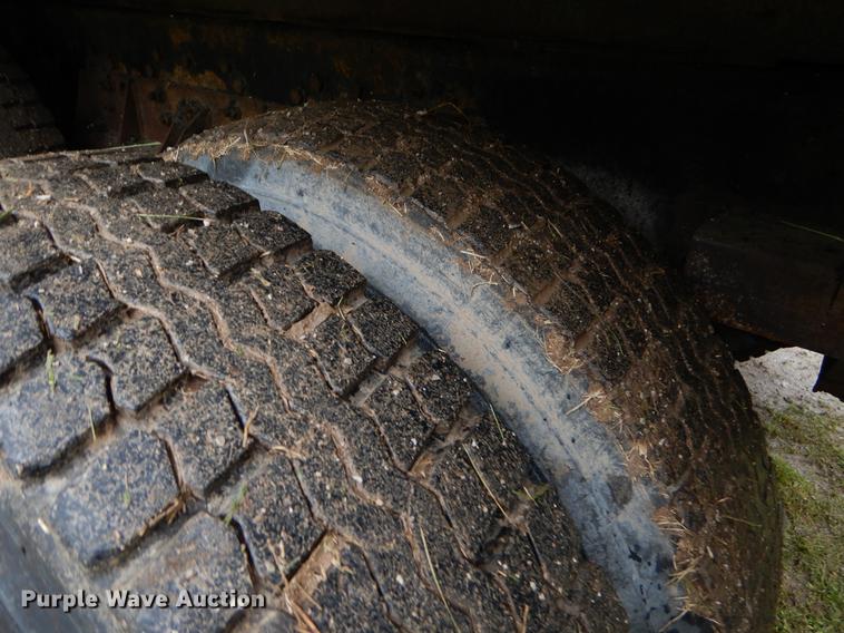 image for item FH9352 2002 International 2554 dump truck