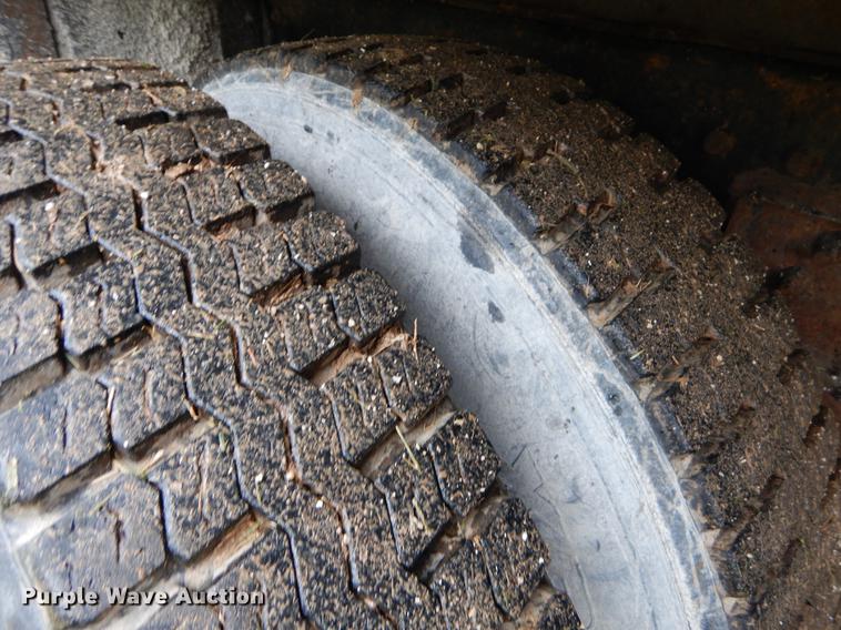 image for item FH9352 2002 International 2554 dump truck