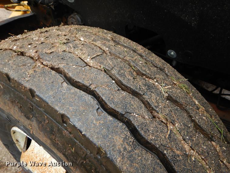 image for item FH9352 2002 International 2554 dump truck