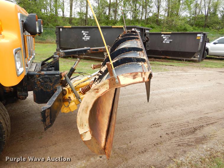 image for item FH9352 2002 International 2554 dump truck