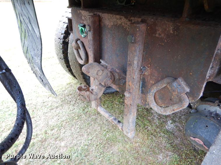 image for item FH9352 2002 International 2554 dump truck