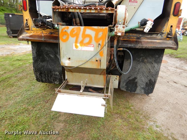 image for item FH9352 2002 International 2554 dump truck