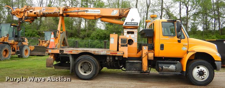 image for item FH9353 2006 International 4400 digger derrick truck