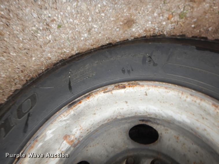 image for item FH9353 2006 International 4400 digger derrick truck