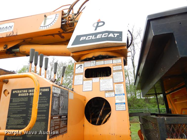 image for item FH9353 2006 International 4400 digger derrick truck