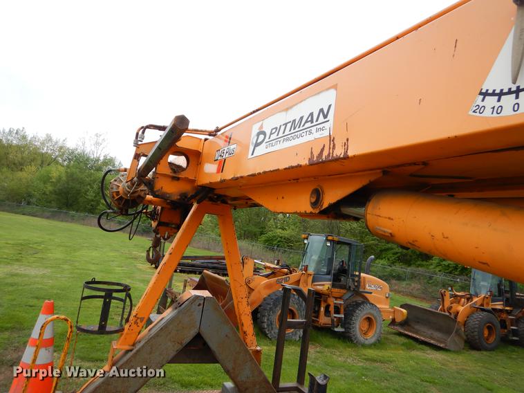 image for item FH9353 2006 International 4400 digger derrick truck