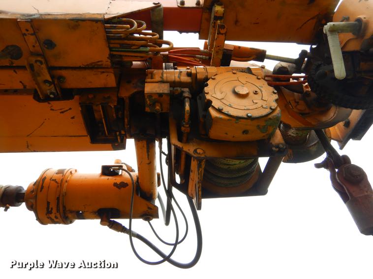 image for item FH9353 2006 International 4400 digger derrick truck