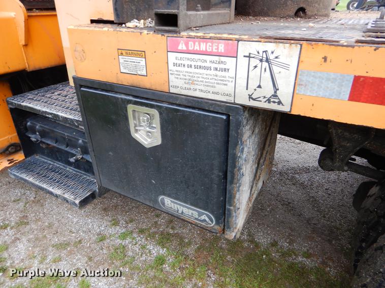 image for item FH9353 2006 International 4400 digger derrick truck