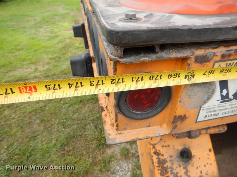 image for item FH9353 2006 International 4400 digger derrick truck