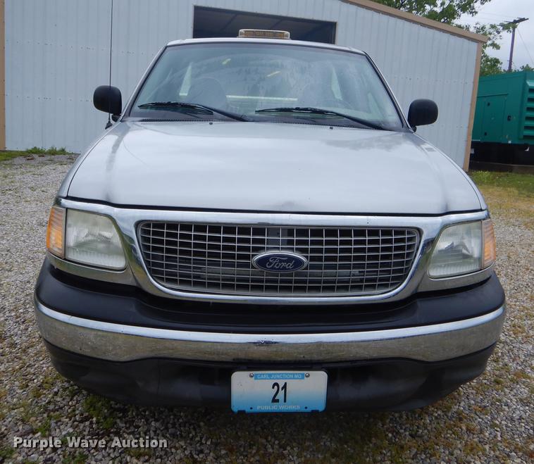 image for item FH9382 2003 Ford F150 pickup truck