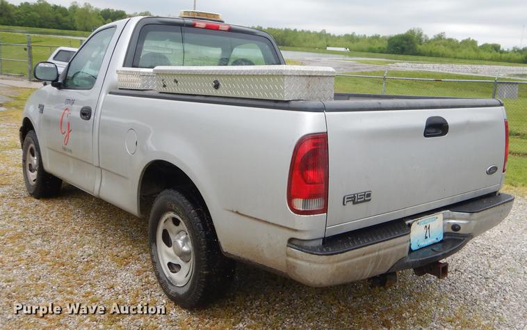 image for item FH9382 2003 Ford F150 pickup truck